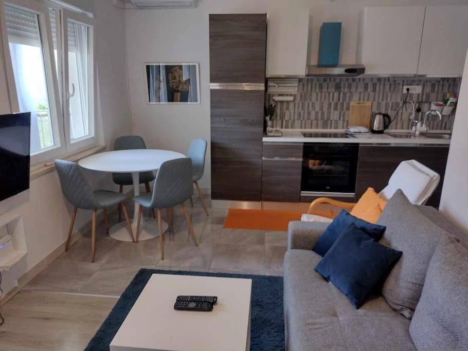 Beautiful Apartment With 2 Terraces And A Parking Space Kastela Exterior photo